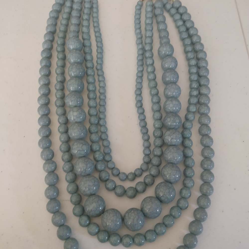 Charming Charlie turquoise beaded necklace
